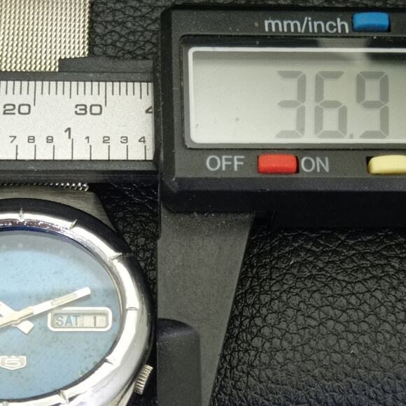 Vintage 1978 Seiko Automatic Mens Silver Watch W/daydate & Blue accents - Picture 7 of 10